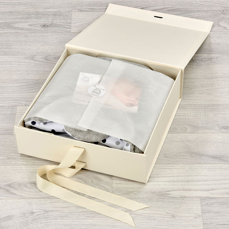 Custom Logo Size Gift Box Magnetic Closure Folding Box For Baby Clothes